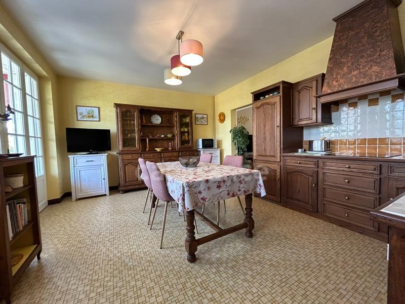 Maison - 170 m² - 6 pièces