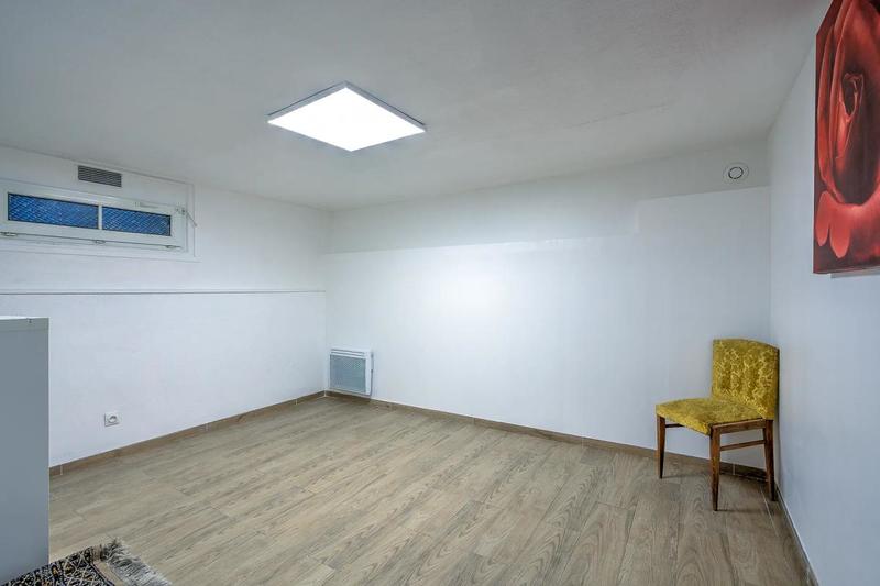 Maison - 285 m² - 10 pièces