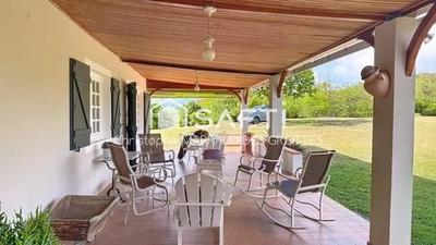 Maison - 221 m² - 7 pièces