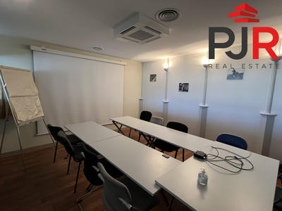 Local d'activités - 2 168 m²