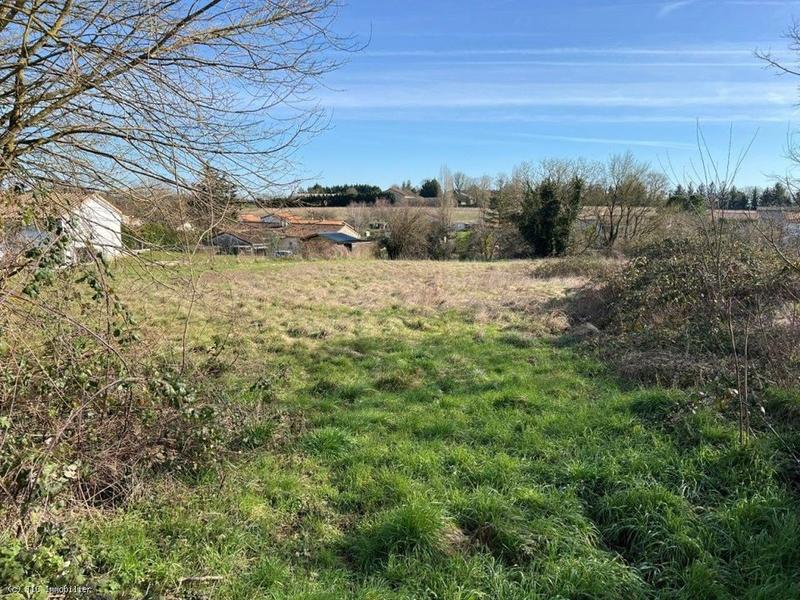 Terrain constructible - 1 644 m²