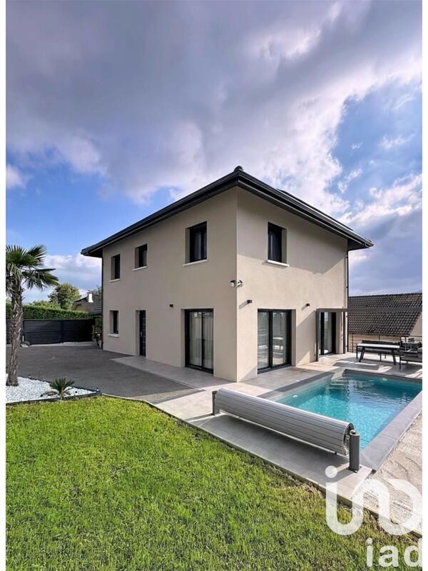 Maison - 136 m² - 5 pièces