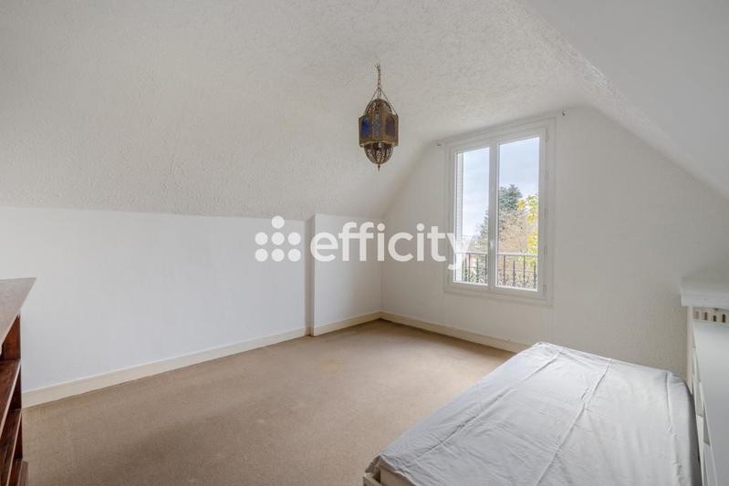 Maison - 210 m² - 9 pièces