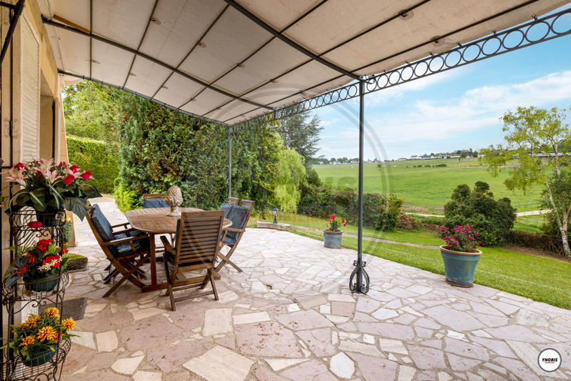 Maison - 253 m² - 8 pièces