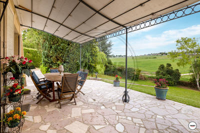 Maison - 253 m² - 8 pièces