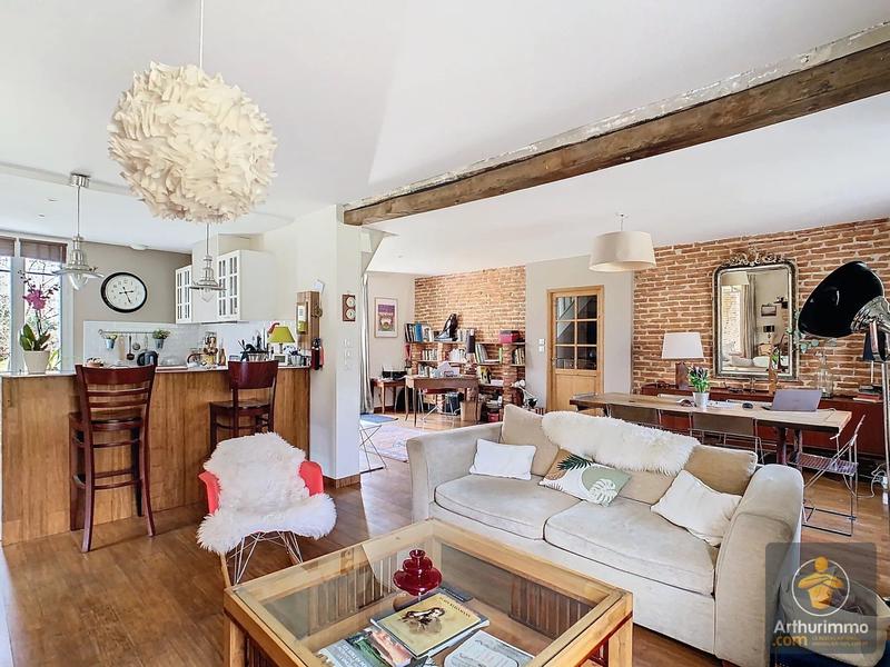 Maison - 250 m² - 7 pièces