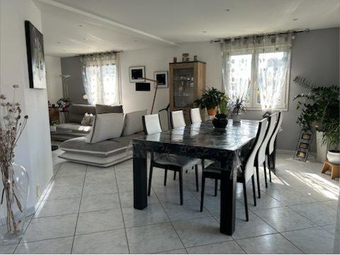 Maison contemporaine - 183 m² - 6 pièces