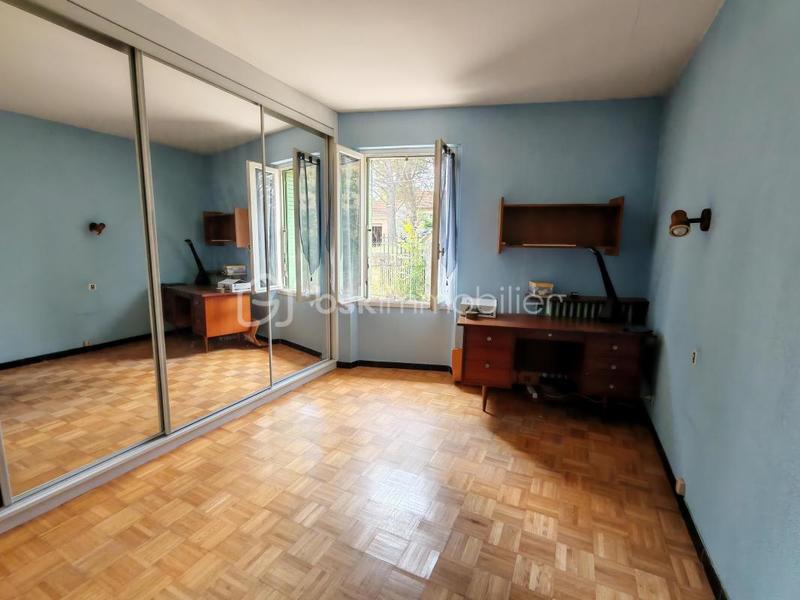 Maison traditionnelle - 205 m² - 10 pièces