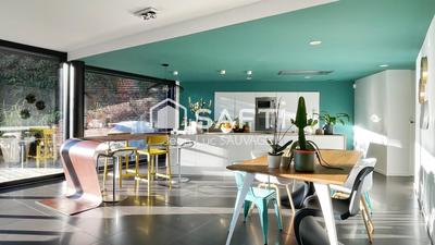 Maison - 210 m² - 5 pièces