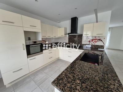 Pavillon - 110 m² - 5 pièces