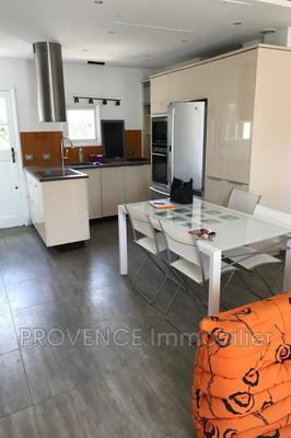 Maison - 98 m² - 4 pièces