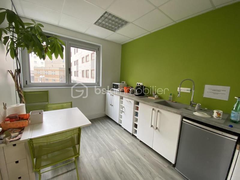 Bureau - 118 m² - 8 pièces