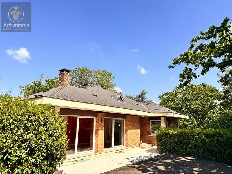 Maison - 240 m² - 6 pièces