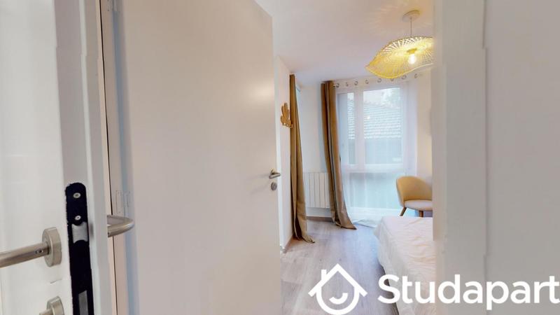 Chambre - 11 m² - 1 pièce