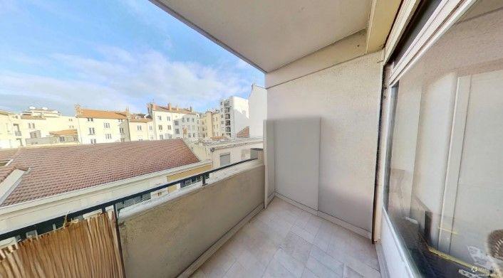 Appartement - 130 m² - 5 pièces