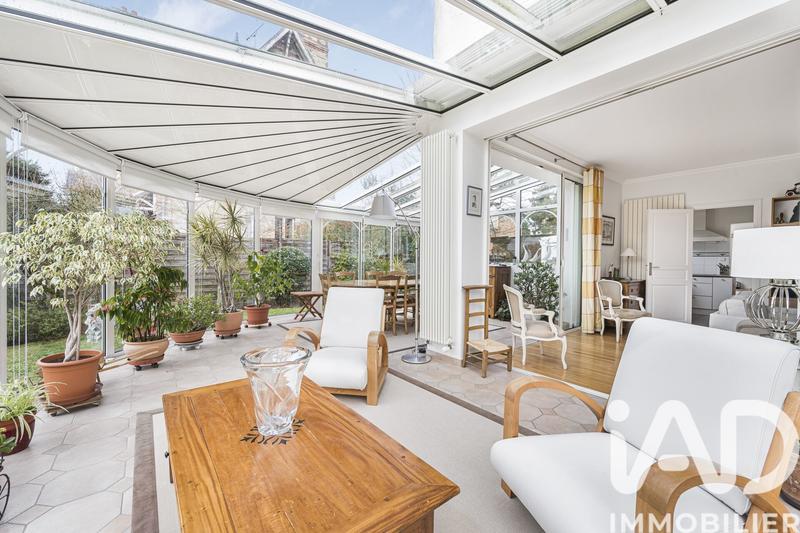 Maison - 237 m² - 8 pièces