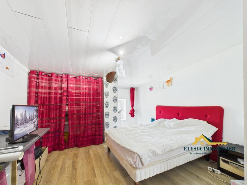 Demeure - 259 m² - 9 pièces