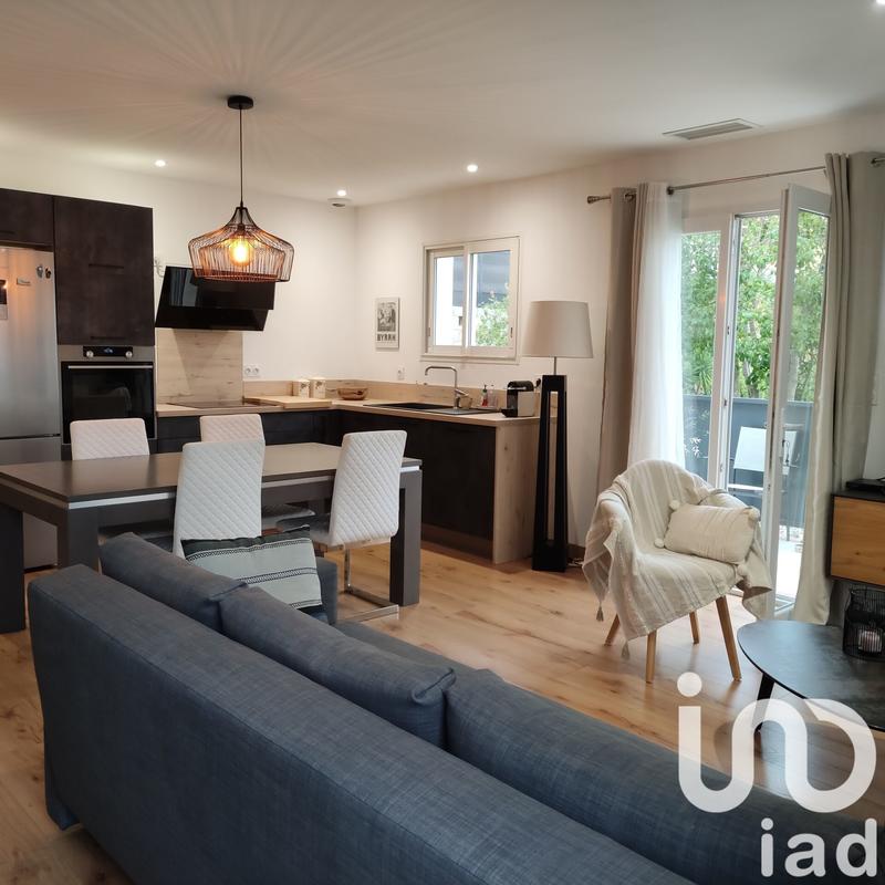 Maison - 300 m² - 12 pièces