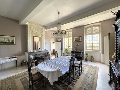 Château - 400 m² - 10 pièces