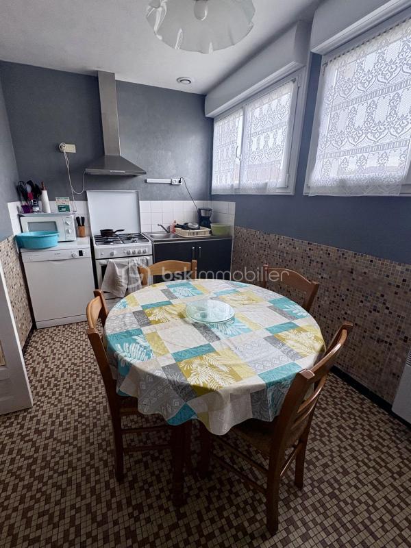 Maison traditionnelle - 146 m² - 6 pièces