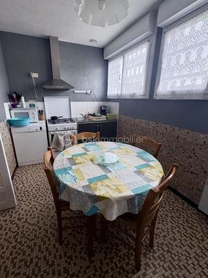 Maison traditionnelle - 146 m² - 6 pièces