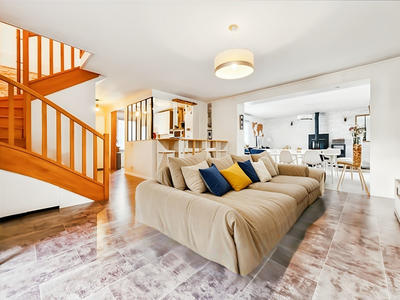Maison - 140 m² - 7 pièces