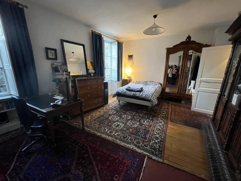 Maison - 240 m² - 10 pièces