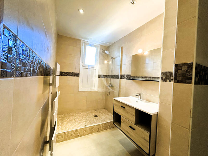 Appartement - 99 m² - 5 pièces