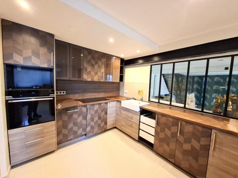 Maison - 145 m² - 5 pièces