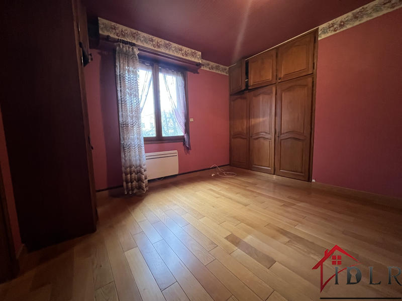 Maison - 230 m² - 7 pièces