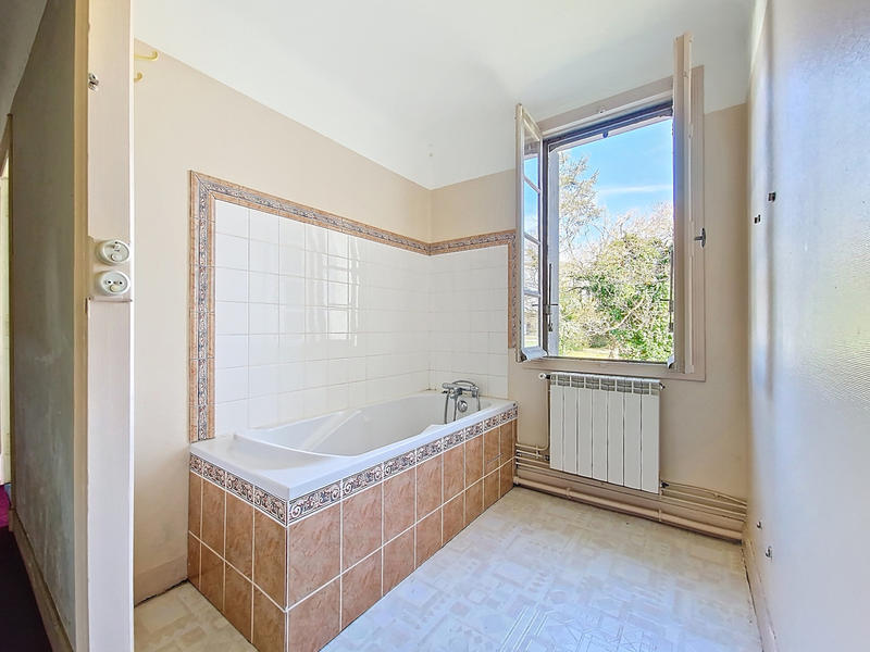 Maison - 550 m² - 14 pièces