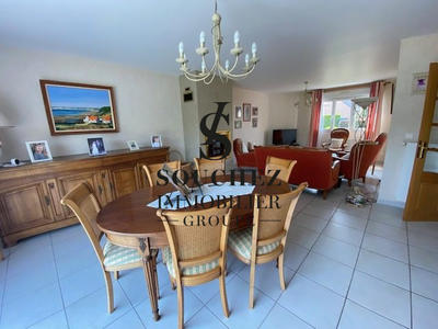 Maison - 163 m² - 8 pièces