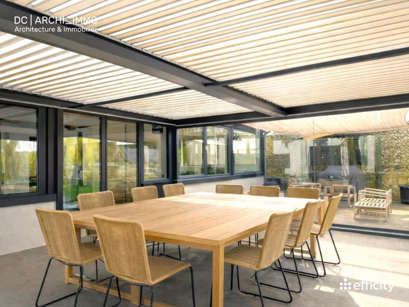 Maison - 365 m² - 9 pièces