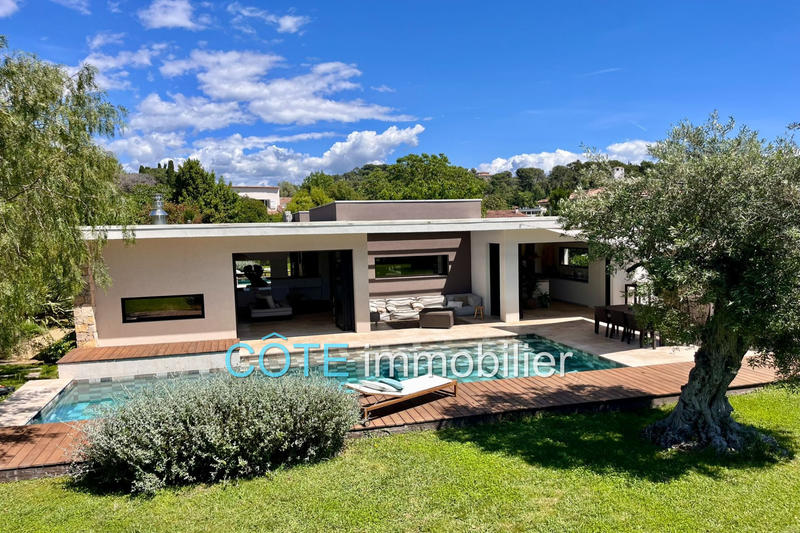 Demeure - 257 m² - 5 pièces