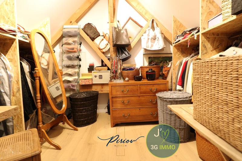 Demeure - 171 m² - 6 pièces