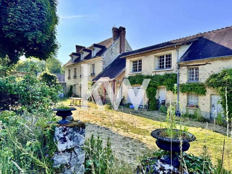 Maison - 296 m² - 18 pièces