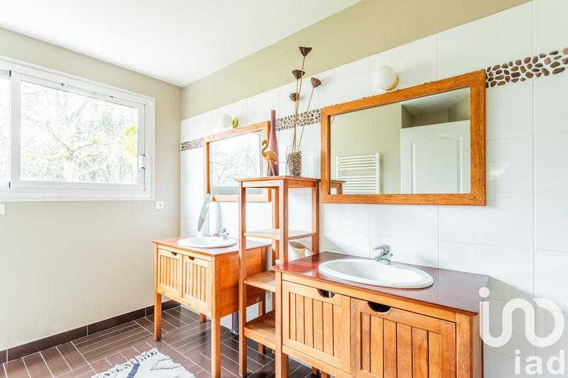 Maison - 218 m² - 7 pièces