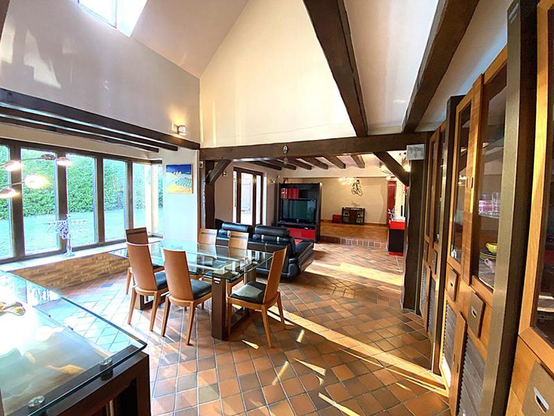 Maison - 368 m² - 8 pièces