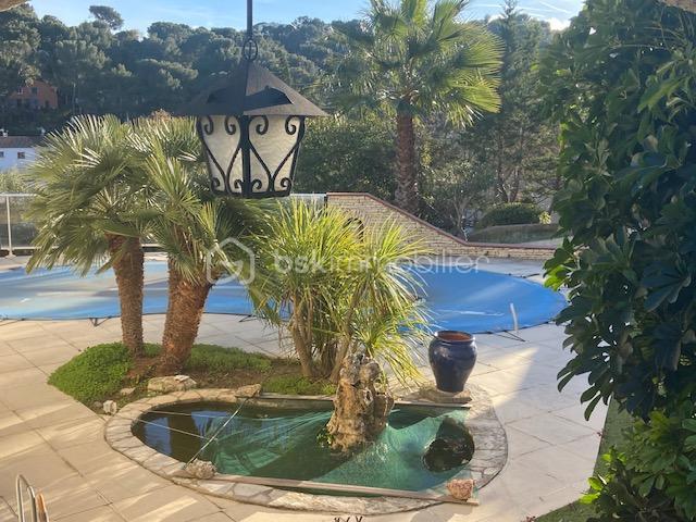 Villa - 220 m² - 7 pièces