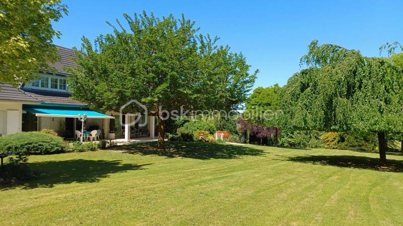 Propriété - 353 m² - 10 pièces