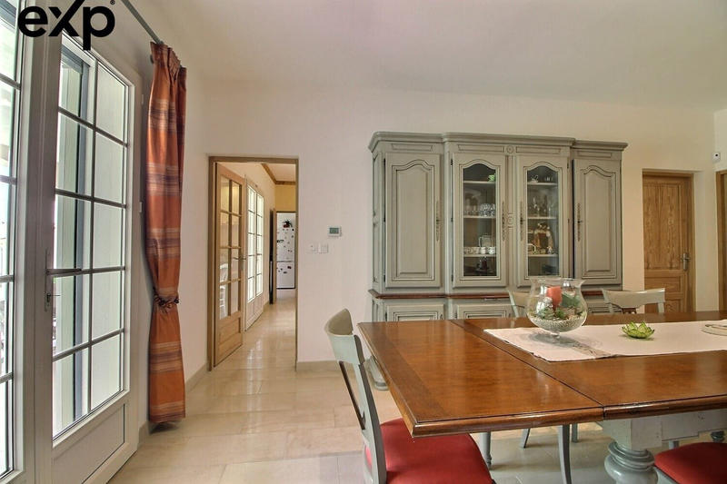 Villa - 196 m² - 7 pièces