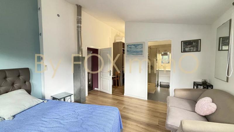 Maison - 230 m² - 6 pièces