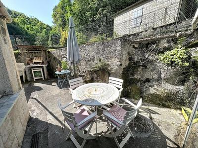 Maison de village - 1 400 m² - 4 pièces