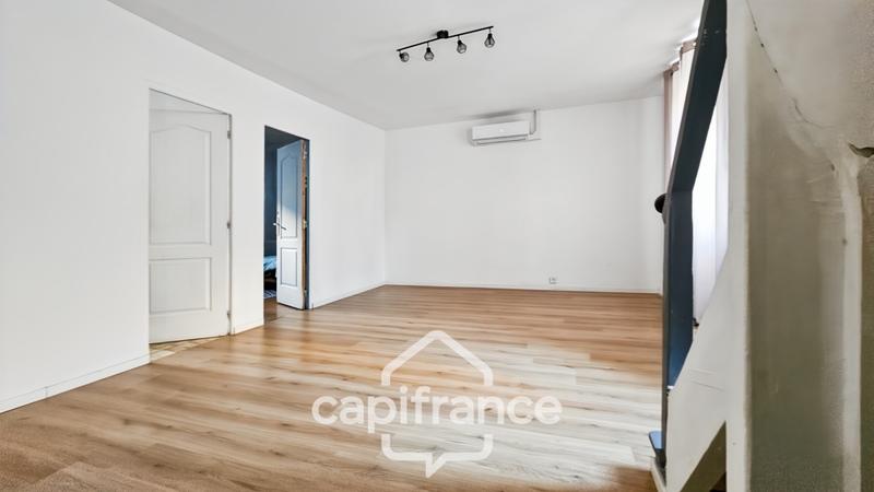 Maison - 220 m² - 9 pièces