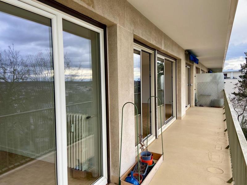 Appartement - 99 m² - 4 pièces