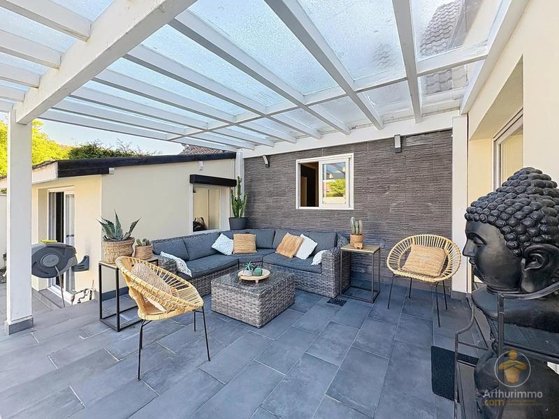 Maison - 208 m² - 6 pièces