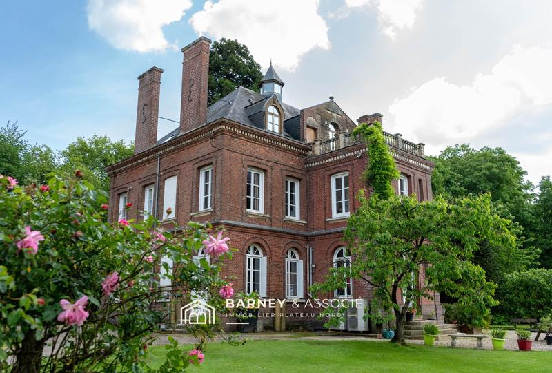 Maison - 440 m² - 12 pièces