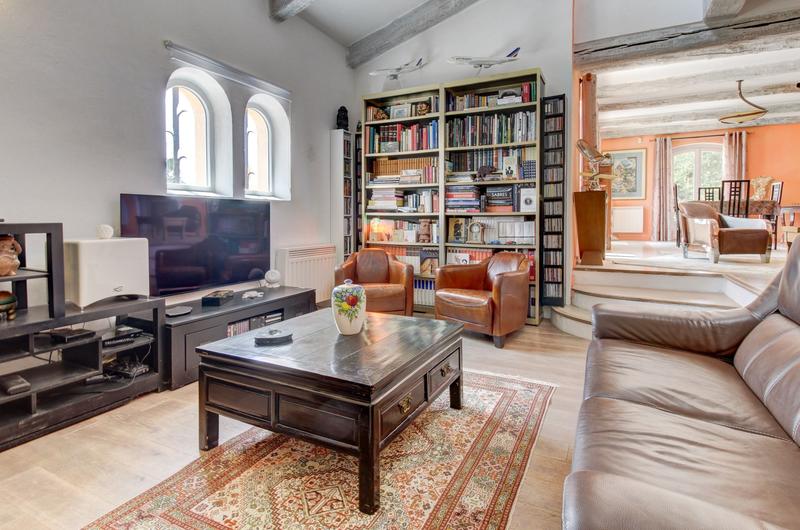 Maison - 230 m² - 7 pièces