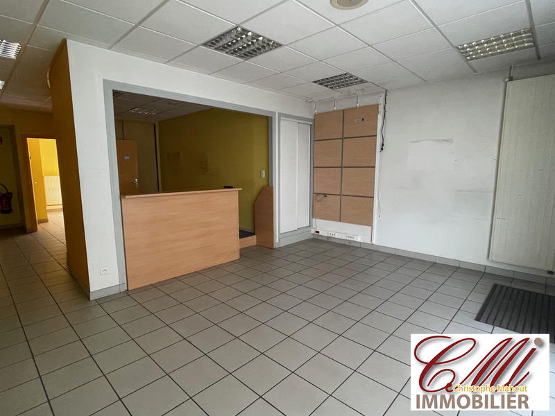 Local commercial - 95 m² - 4 pièces