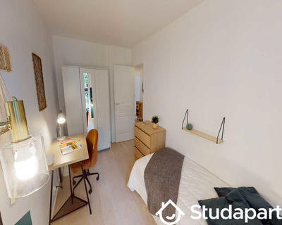 Chambre - 140 m² - 1 pièce